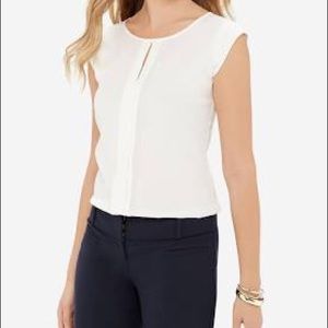 Limited white pintuck shell