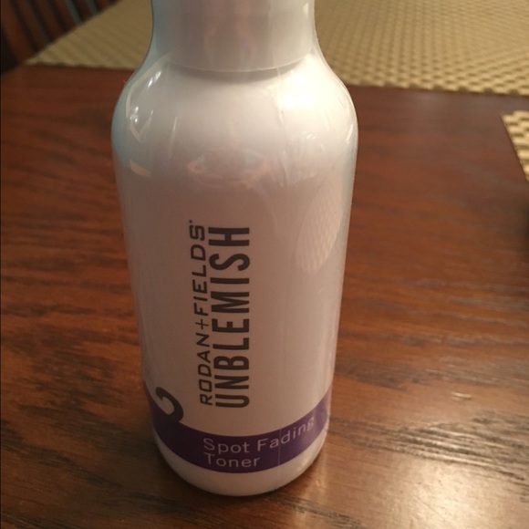 Unblemish spot fading toner