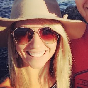 Meet your Posher, Danielld