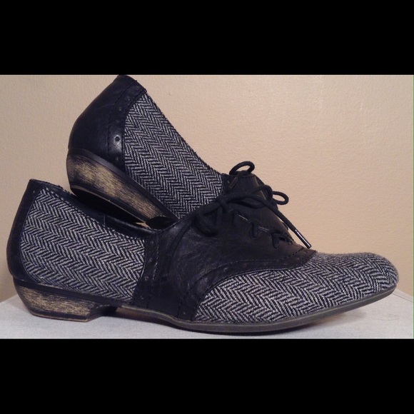 Women's BIG BUDDHA shoes size 9.5