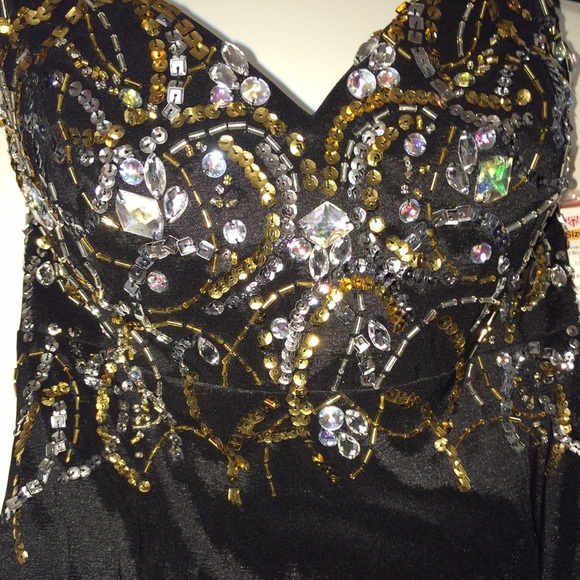 Prom dress - Picture 2 of 4