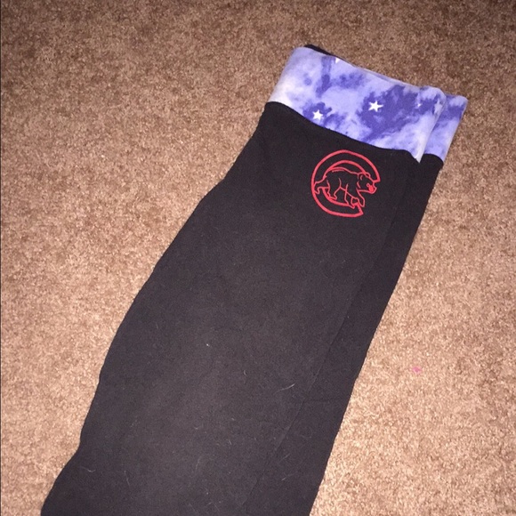 Victoria's Secret Cubs yoga crop leggings