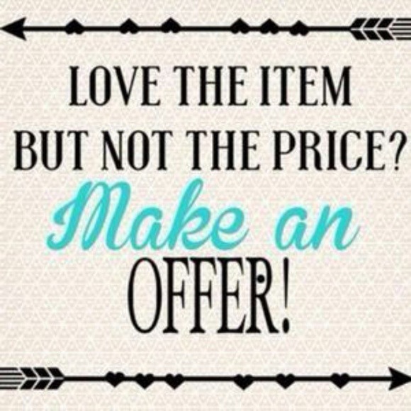 Reasonable offers accepted! 🆓 item with purchase
