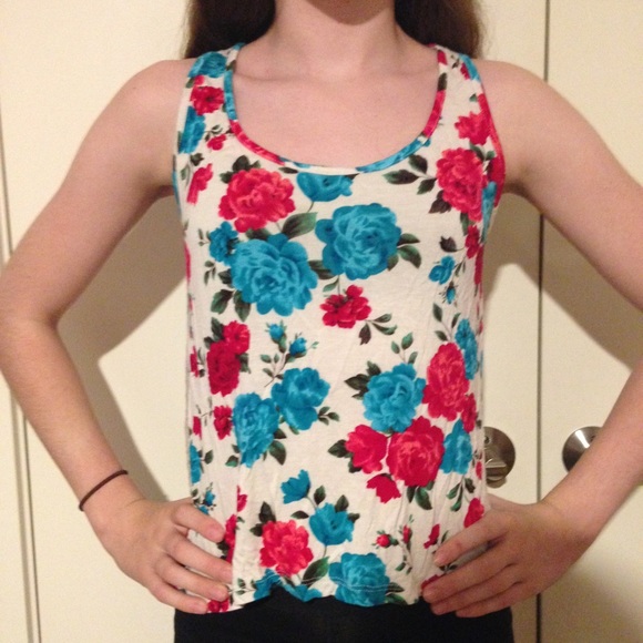Laced back floral tank top
