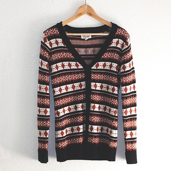 BoutiqueXXI Nordic patterned button up sweater