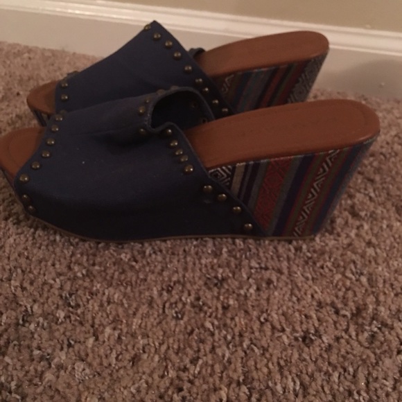 Tribal wedges