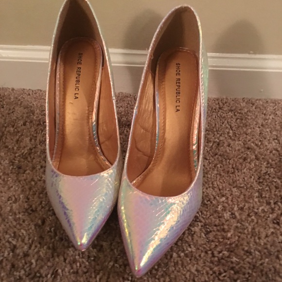 Metallic pumps - Picture 2 of 2