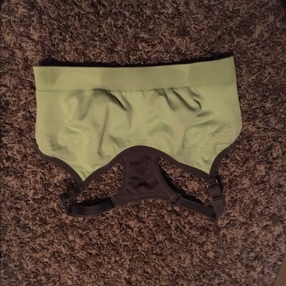 sports bra