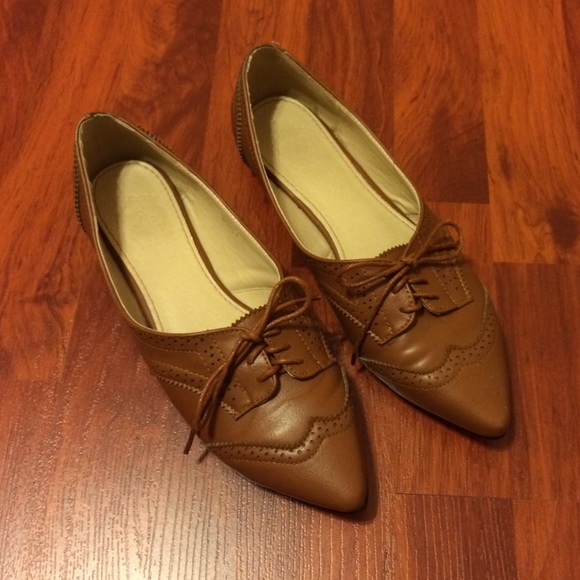 Cute pointy toe oxfords -- Vegan!