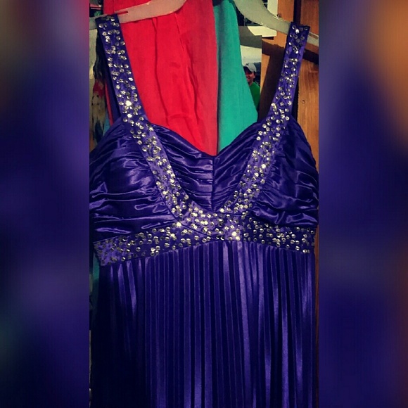 Prom Dress - Picture 2 of 4