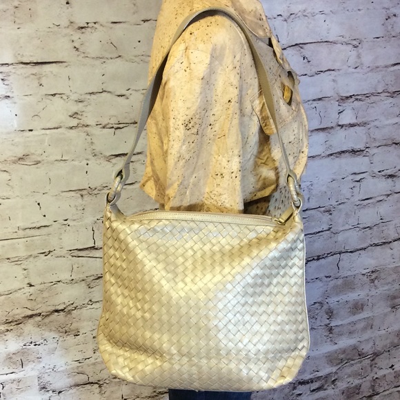 Parisian Handbags - 🎉HP🎉BEAUTIFUL HANDWOVEN LEATHER BAG BY PARISIAN