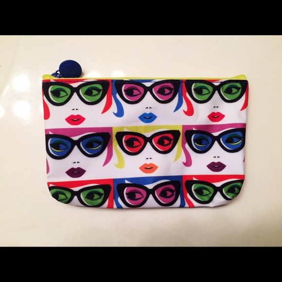 Retro inspired makeup bag