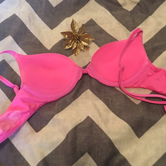 SOLD‼️Vs bra - Picture 2 of 2