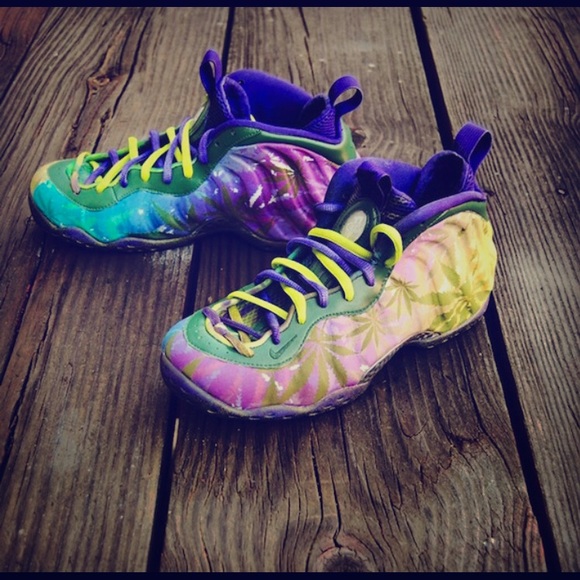 Nike Shoes - Foams never worn
