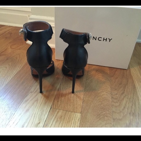 Shark lock sandals - Picture 3 of 4