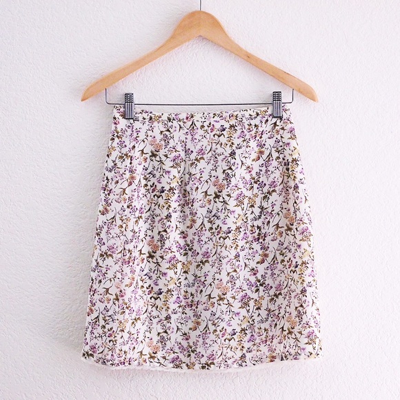 Floral patterned mini skirt