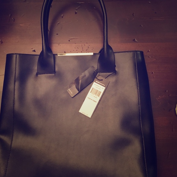 BCBGMAXAZRIA Cleo tote