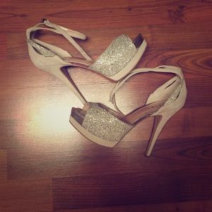 Guess size 8.5 glitter heels