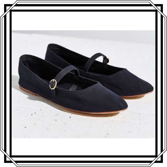 Urban Outfitters Shoes - Urban Outfitters Holly Flat
