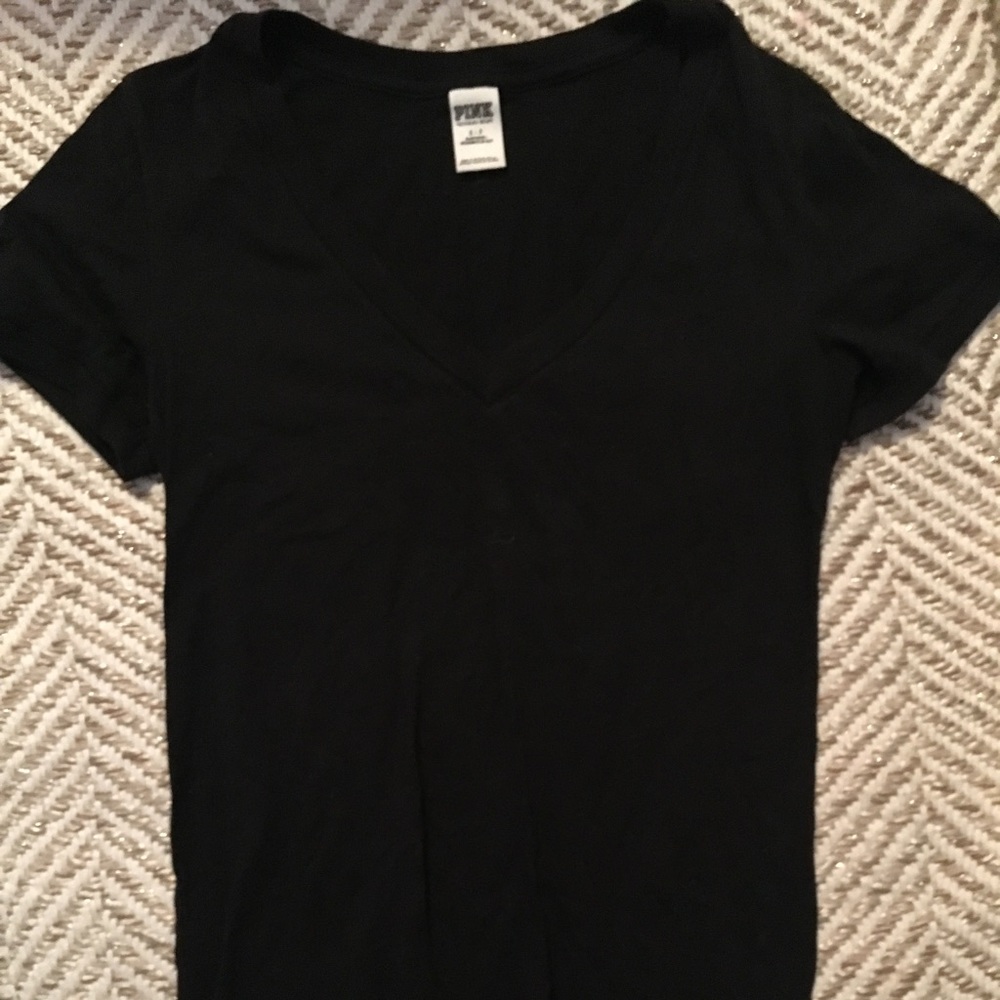 PiNK black t shirt