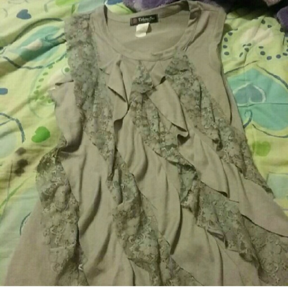 Ruffled shirt - Picture 1 of 1