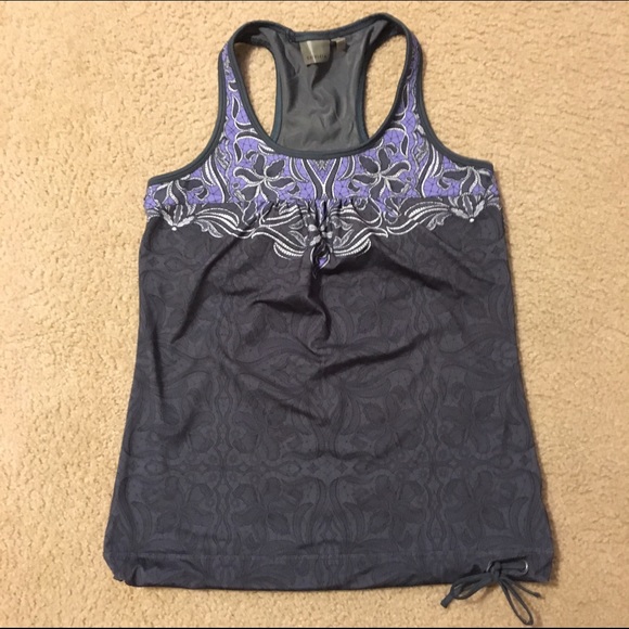 Athleta top