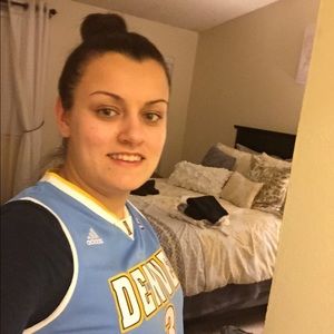 Meet your Posher, Nina