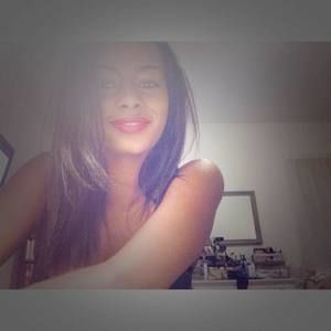 Meet your Posher, Miryam