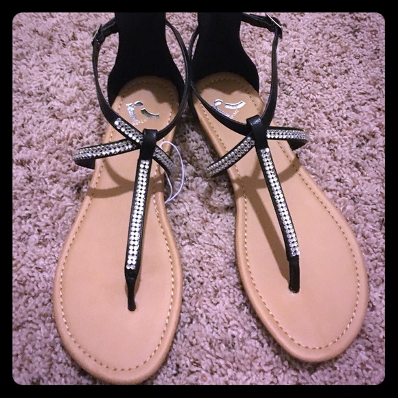 Report sandal