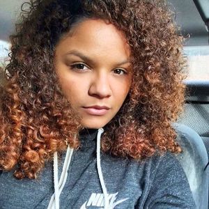 Meet your Posher, Courtney