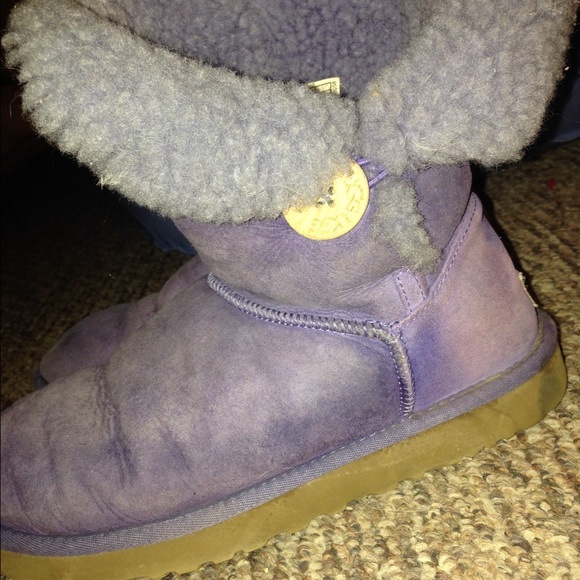 Purple ombré-ish Bailey button Uggs