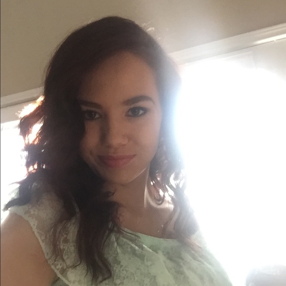 Meet your Posher, Briana - Picture 1 of 1