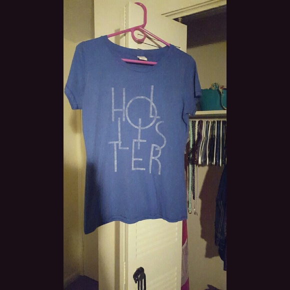 HOLLISTER TEE SHIRT