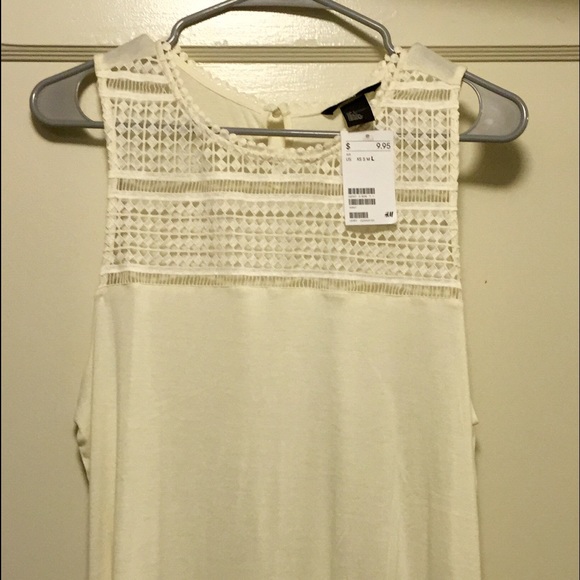 Tank Top with Neck Design