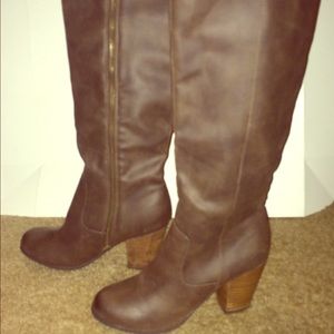 New Mossimo Boots size 7.5