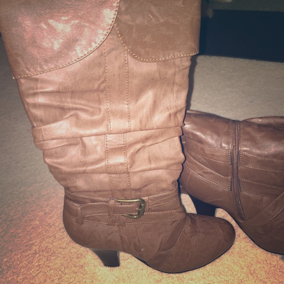 ☀️SOLD☀️Rue 21 Size 6 Brown Boots