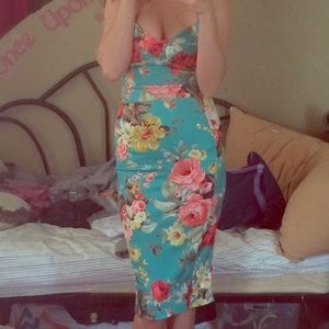 CUTE FLORAL MIDI DRESS