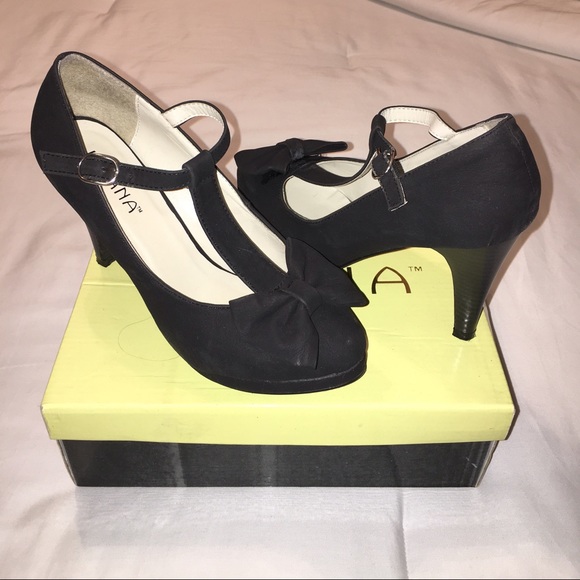 ✨🎀Bow heels🎀✨