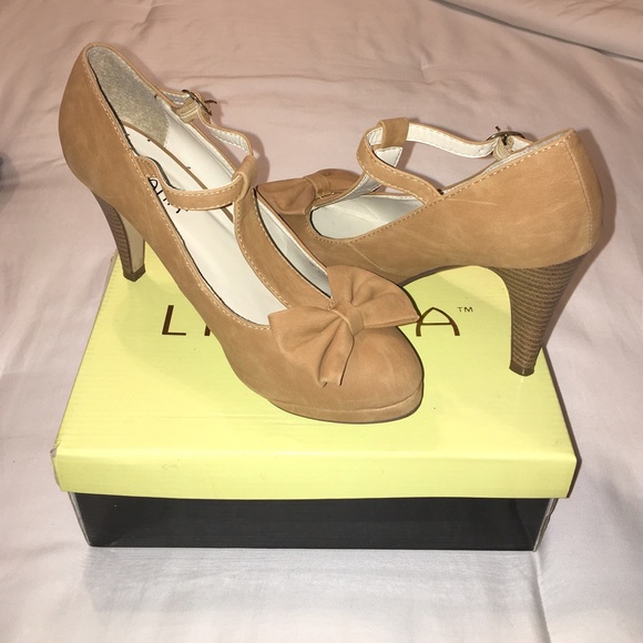 ✨🎀Bow heels🎀✨