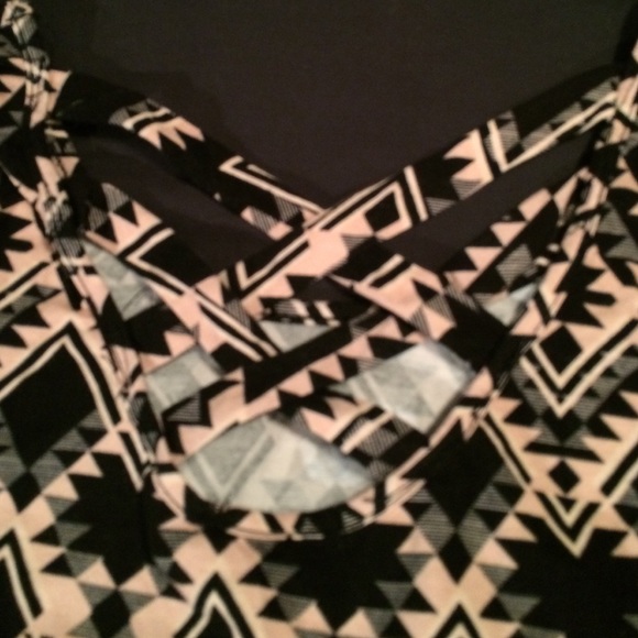 Crop top - Picture 3 of 3