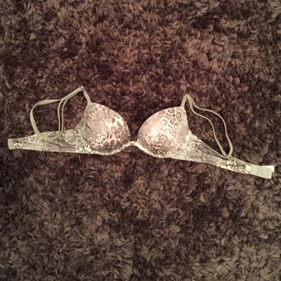 Heartbreaker plunge push up bra! - Picture 2 of 3