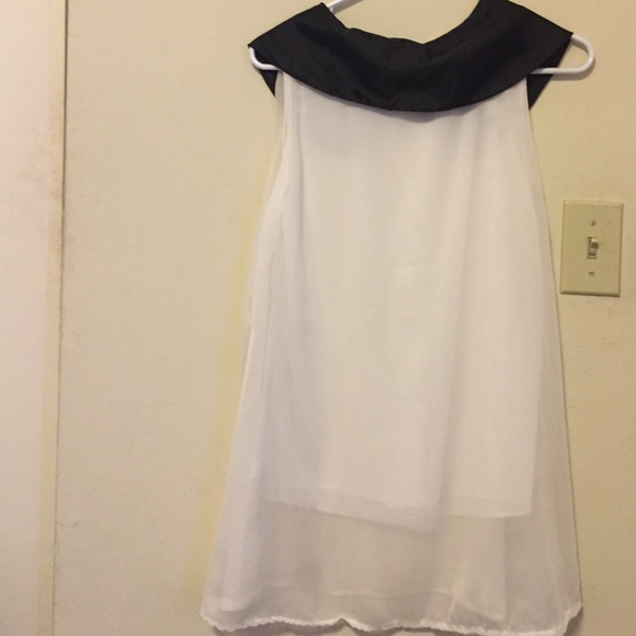 Collared Blouse - Picture 2 of 4