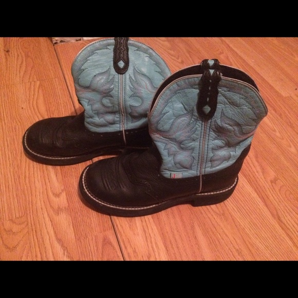 Justin Cowgirl Boots