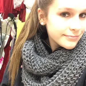 Meet your Posher, Ava