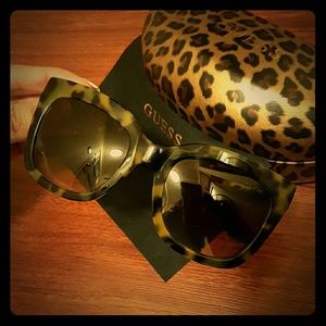 GUESS Tortoiseshell Sunglesses