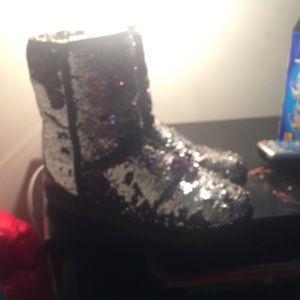UGGS FOR SALE