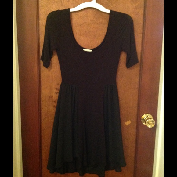Simple black high low dress - Picture 1 of 2