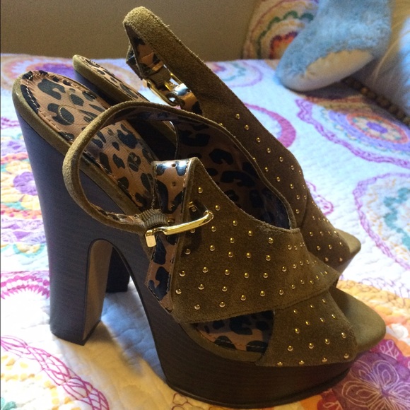 Jessica Simpson heels - Picture 2 of 4
