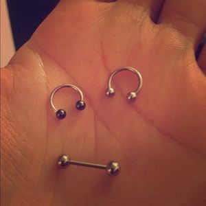 Horseshoe and straight barbells