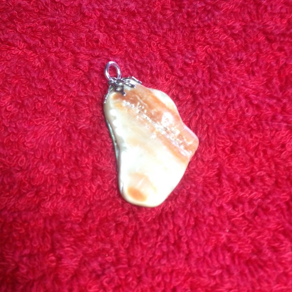 Natural Paua Shell Pendant - Picture 3 of 3